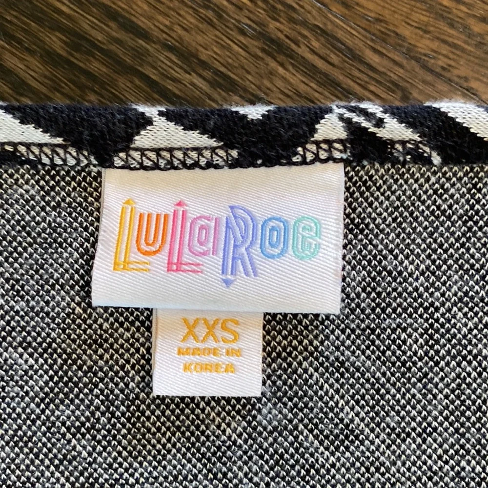 LuLaRoe Classic T Shirt Gray White Geometric XXS NEW NWT